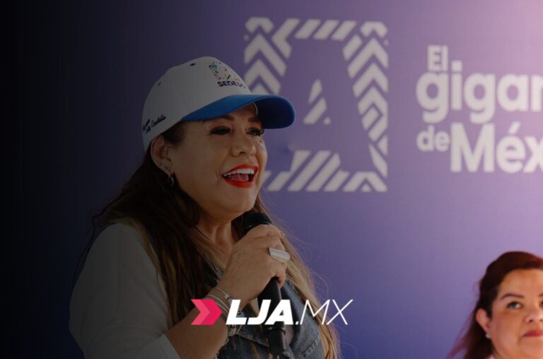 Alumnos y egresados de las Casas del Bien Común reciben kits que les permitirán generar ingresos en Aguascalientes