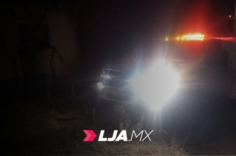 Bomberos de San José de Gracia sofocan incendio en casa habitación; octogenario resulta lesionado