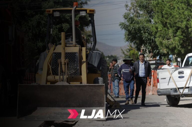 Alcalde supervisa obra de rehabilitación sanitaria en el fraccionamiento Insurgentes en Aguascalientes