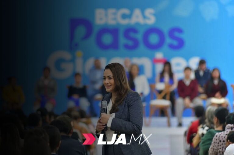 Más de 2 mil becas llegan a estudiantes para impulsar su futuro académico en Aguascalientes