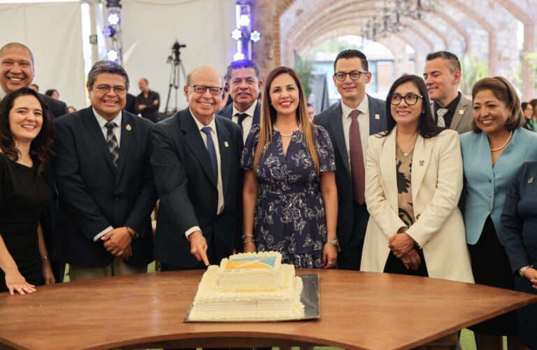 En Guanajuato, festeja SABES su 29 aniversario con la entrega de la Presea 2025