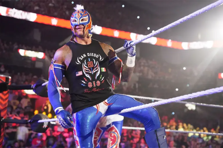 Rey Mysterio: El pequeño gigante que revolucionó la WWE