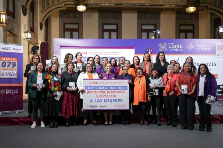 Claudia Sheinbaum impulsa la firma del Compromiso Nacional por la Vida, la Felicidad y el Respeto a las Mujeres en el Día Internacional de la Eliminación de la Violencia contra las Mujeres