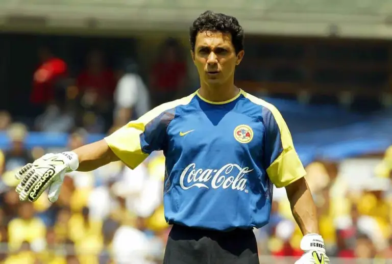 Adolfo Ríos: El “Arquero de Cristo” que brilló bajo los tres postes