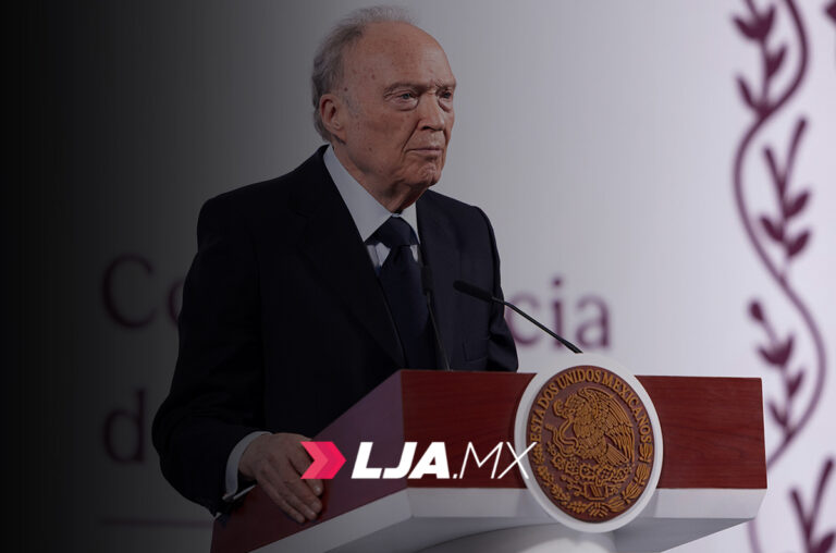 Alejandro Gertz Manero deja la FGR