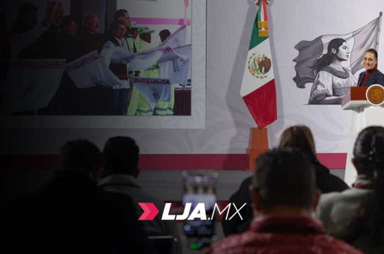 Presidenta encabeza entrega de trenes de pavimentación a municipios del EdoMex