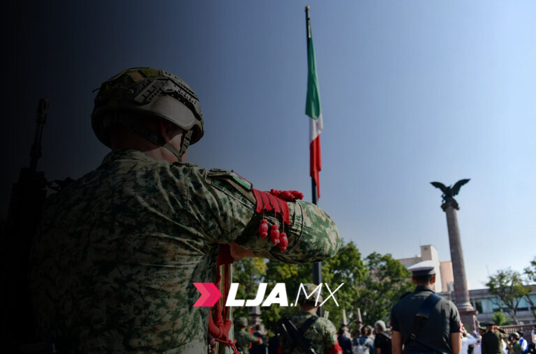 La gobernadora de Aguascalientes encabezó el desfile cívico-deportivo por la Revolución Mexicana