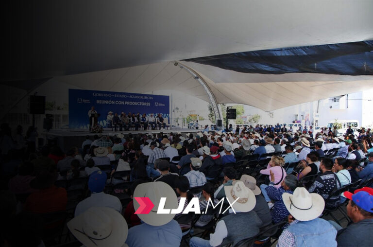 La gobernadora de Aguascalientes Teresa Jiménez se reúne con productores del campo para atender sus solicitudes