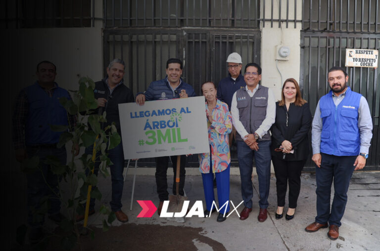 Alcalde de Aguascalientes planta el ejemplar número 3 mil del programa “El Árbol de mi Casa”
