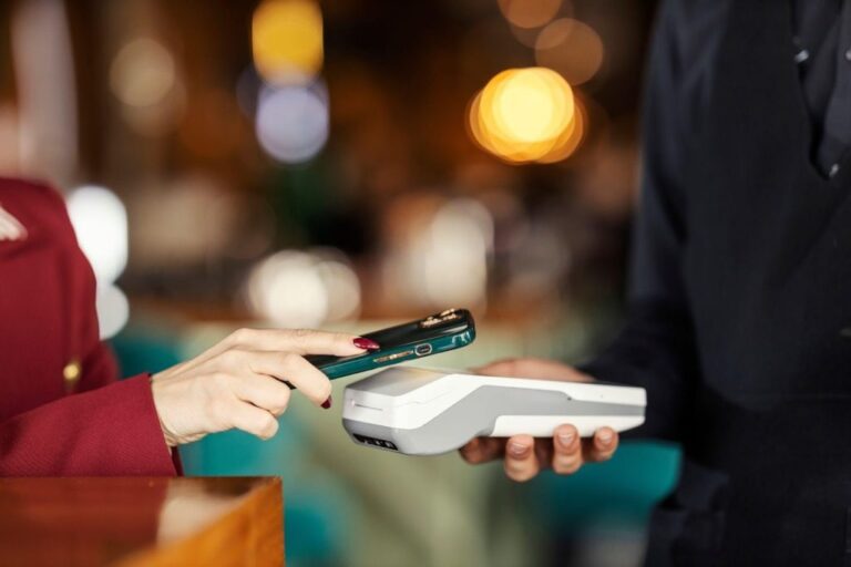 Cómo elegir la mejor terminal punto de venta portátil México para tu negocio móvil