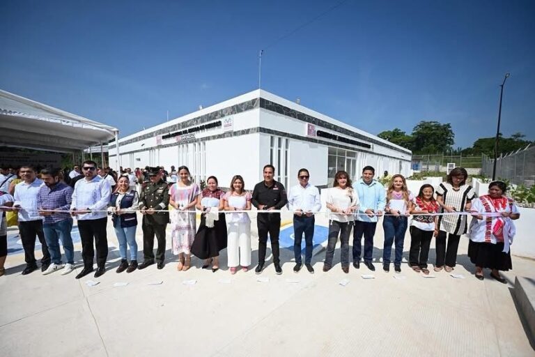 En Palenque, Chiapas; Eduardo Ramírez reafirma compromiso con la seguridad y los derechos de las mujeres