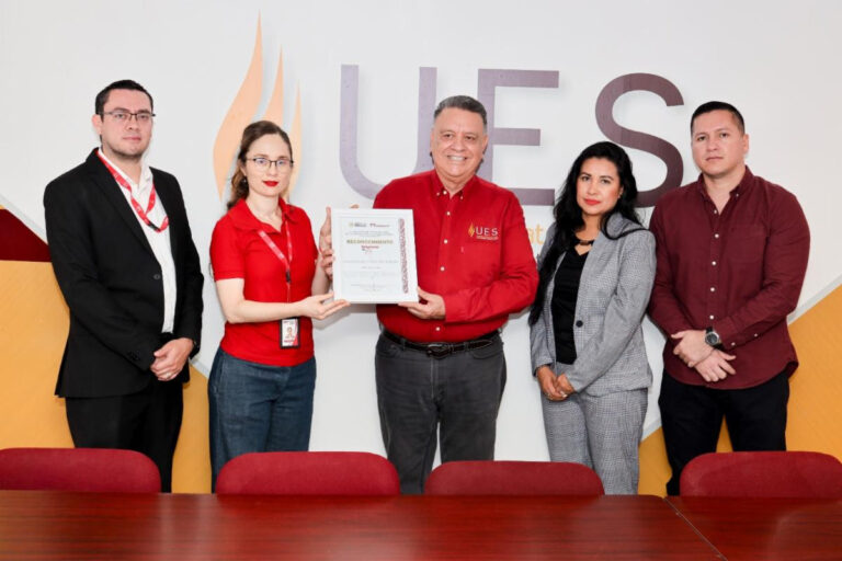 Infonavit reconoce a la Universidad Estatal de Sonora por el buen cumplimiento como “Empresa de diez”