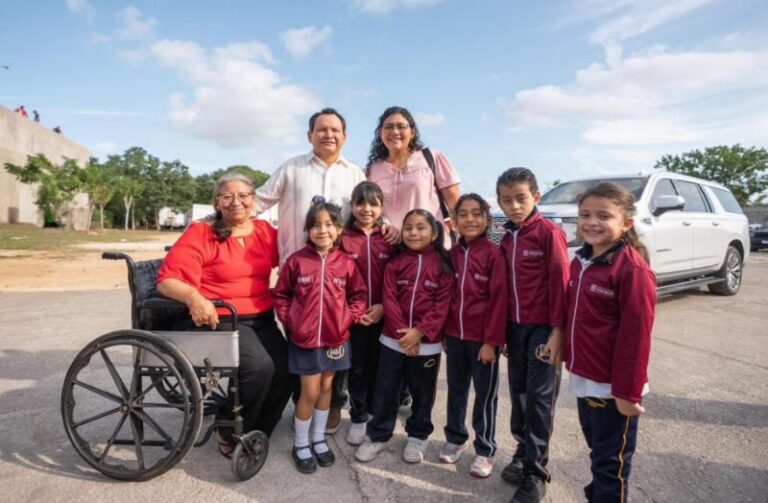 Yucatán fortalece infraestructura educativa con entrega de mobiliario escolar