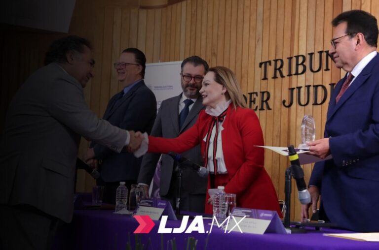 Reconoce el TEPJF a 121 trabajadores por años de servicio ininterrumpido