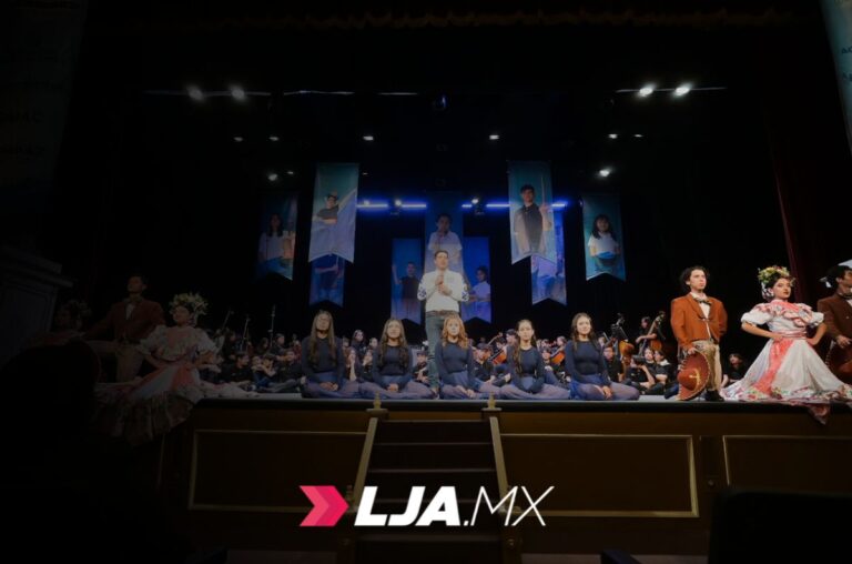 En el marco de su Informe, el alcalde encabezó encuentro de expresiones artísticas en el Teatro Morelos