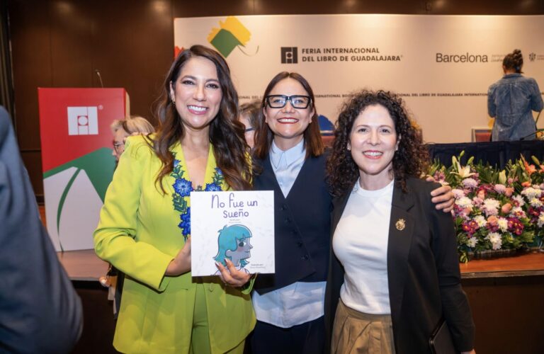Participa Libia Dennise, gobernadora de Guanjauto; en el Foro Mujeres en el Poder, durante la FIL de Guadalajara