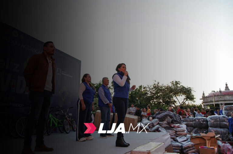 La gobernadora de Aguascalientes Teresa Jiménez celebra la Navidad con familias de Calvillo