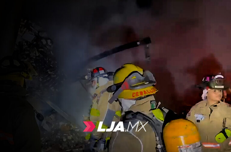 Impacto frontal entre tráileres desata emergencia en el libramiento sur de Aguascalientes