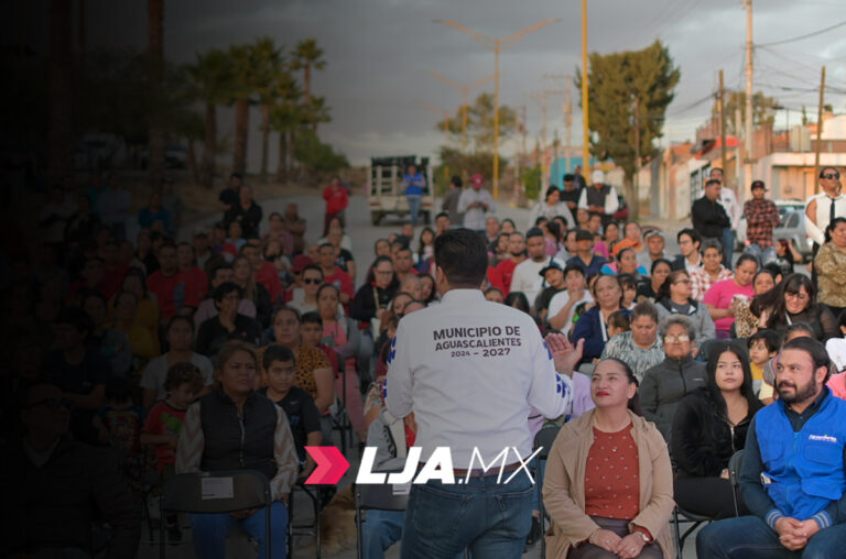 Entrega el alcalde de Aguascalientes Leonardo Montañez rehabilitación de Mariano Hidalgo con concreto hidráulico