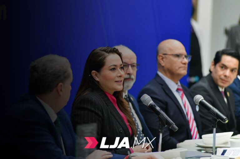 La gobernadora encabezó la Sesión Ordinaria del SEFEMSyS