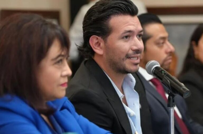 Hidalgo se deslinda de contrato millonario