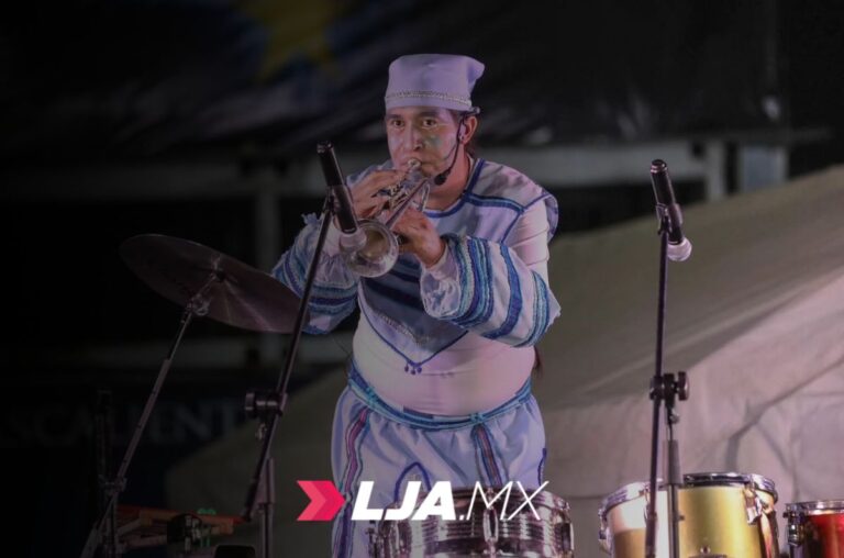 La tradición y el teatro llenan de alegría a Villa Navidad en Aguascalientes