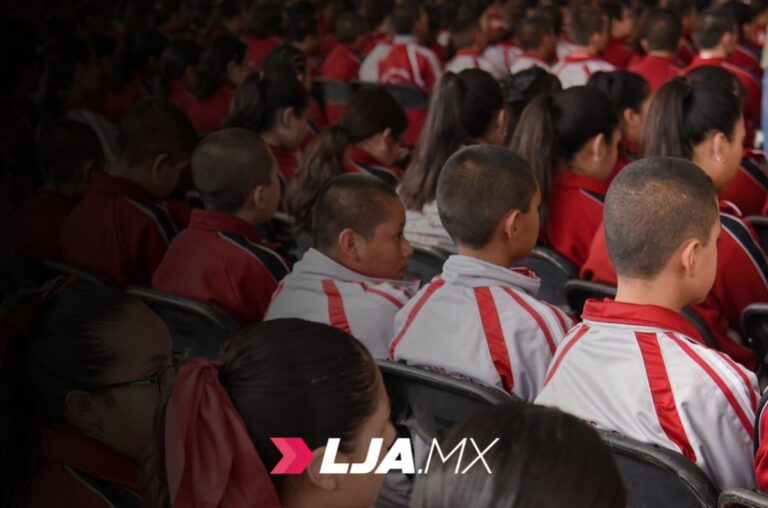 Regresan a clases más de 569 mil estudiantes en Hidalgo