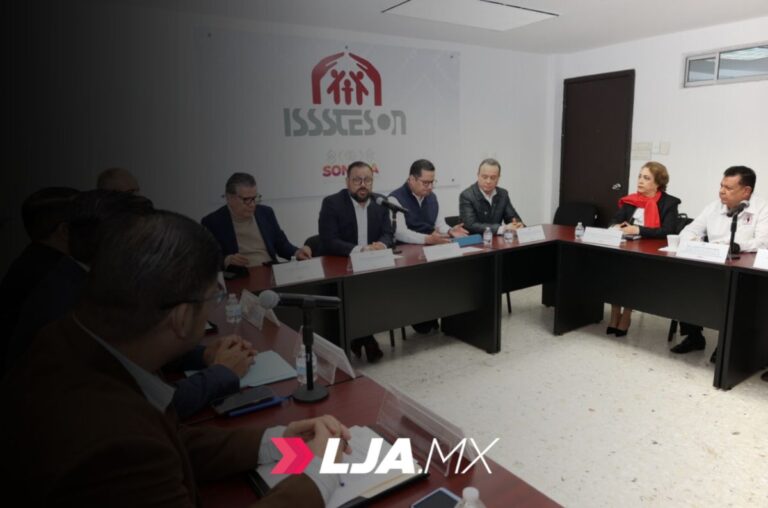 Héctor Manuel Esparza Ledezma, nuevo director general del Isssteson