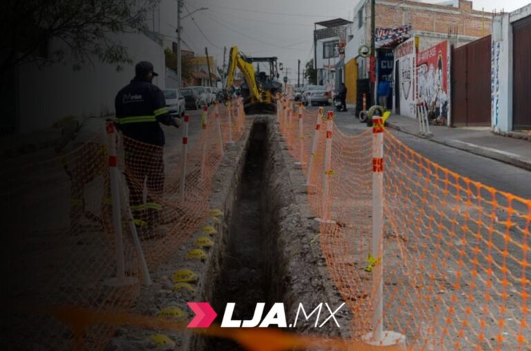 Alcalde supervisa obra de rehabilitación sanitaria en El Llanito en Aguascalientes