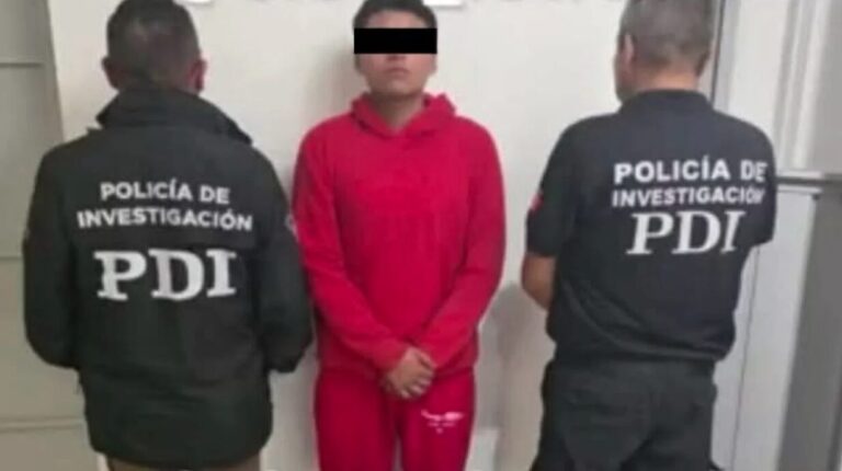 Madre denuncia a su hijo tras recibir por error video donde asesinaba a un hombre