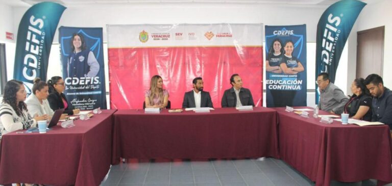 IVD firma convenio con la Universidad CDEFIS para capacitación deportiva en Veracruz