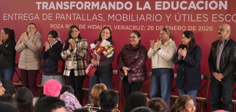 Con enfoque humanista, Rocío Nahle inicia entrega de útiles escolares a municipios afectados de la zona norte de Veracruz
