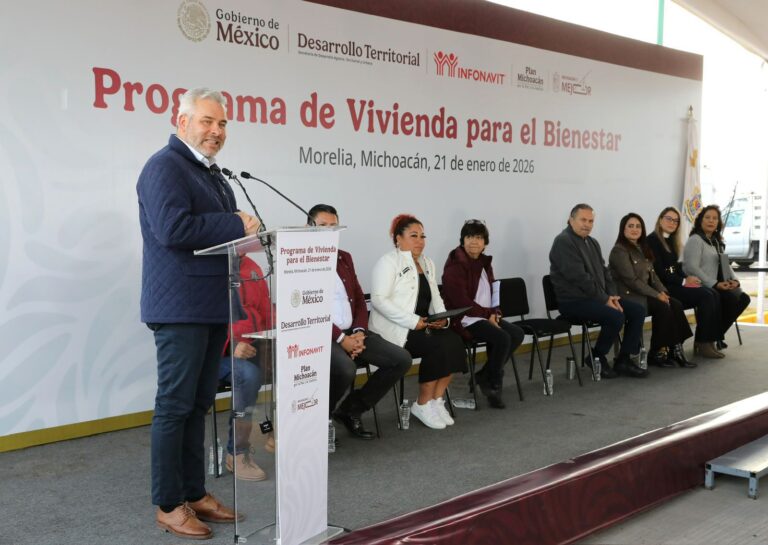 Hogares dignos para Michoacán; inicia Bedolla entrega de 82 mil viviendas