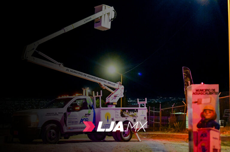 Alcalde de Aguascalientes entrega nuevo Paso Seguro en Pensadores Mexicanos