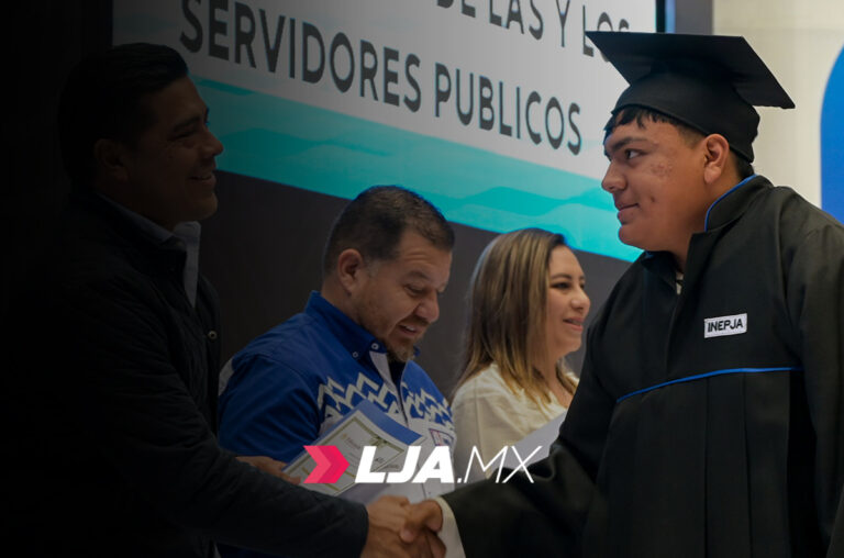 Leonardo Montañez impulsa desarrollo académico de trabajadores municipales de Aguascalientes