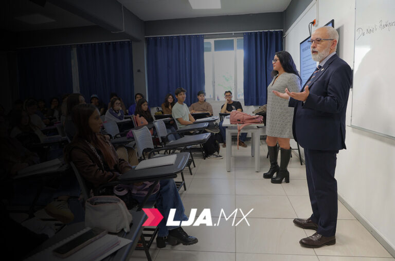Rector de la UAA recibe a nueva generación estudiantil