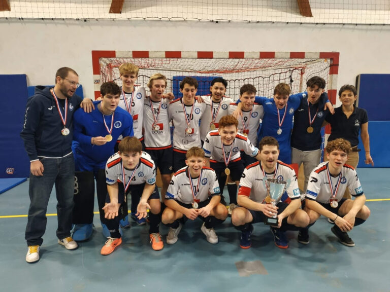 Jugadores sonorenses de hockey logran Campeonato de sala en liga de Francia en Sonora