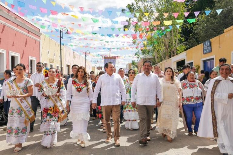 Gobernador Joaquín Díaz Mena impulsa tradiciones en Valladolid, Yucatán