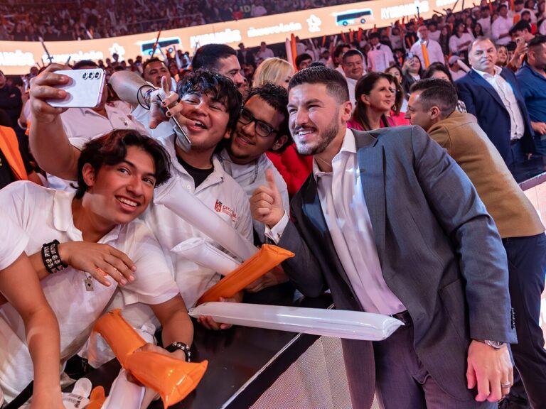 Anuncian Samuel y Mariana “Ayudamos a los Estudiantes”; tarifa preferencial para estudiantes en Monterrey