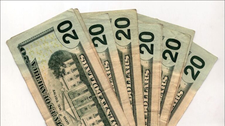 Inicio del sexenio de Sheinbaum registra la mayor caída de remesas en lo que va del siglo