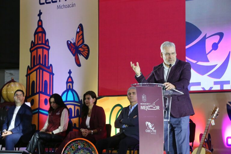 Convoca Bedolla a jóvenes de Michoacán a crear red social 100 % mexicana