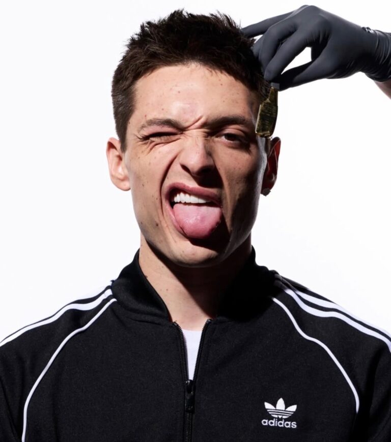 Peso Pluma conquista la moda global: Adidas lo nombra embajador oficial de la marca