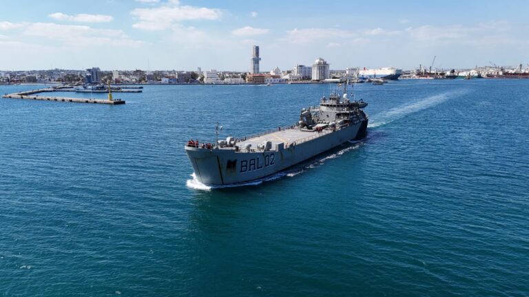 A pesar de las advertencias de Trump, Claudia Sheinbaum asegura que habrá más apoyo humanitario para Cuba