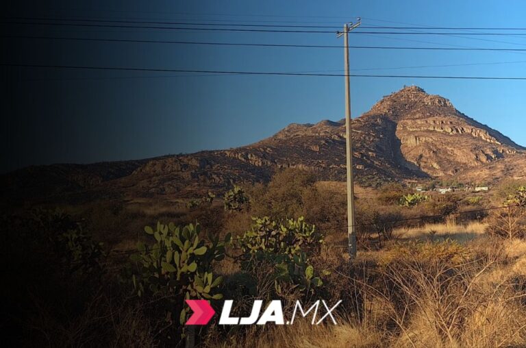 Trabajo coordinado logra liquidar incendio en el Cerro del Muerto