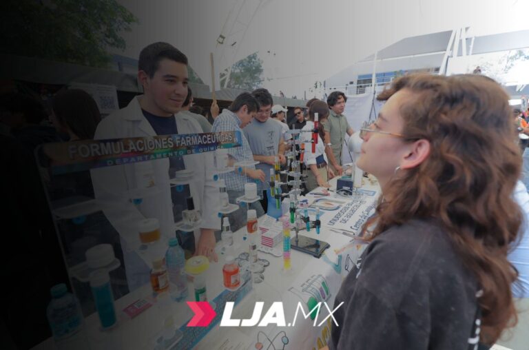 Estudiantes de BACHUAA participan en la 1ª Muestra Profesiográfica