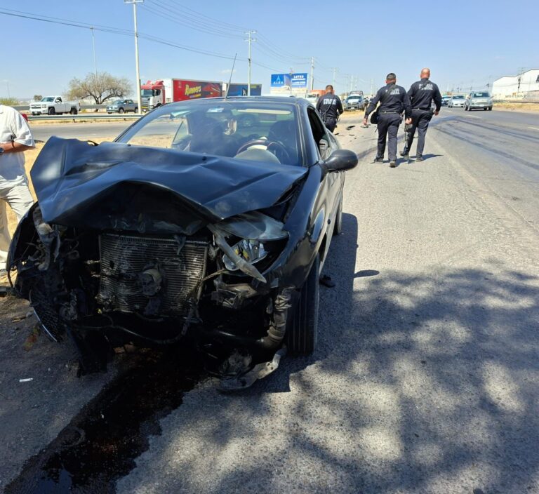 Persecución de sospechoso termina en aparatoso choque y 3 detenidos