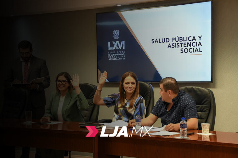 Avala Comisión de Salud regulación de tatuajes y perforaciones en menores