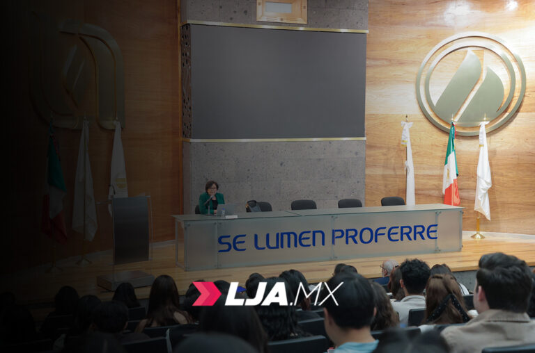 Carmen Herrera imparte conferencia magistral en el marco del 8M