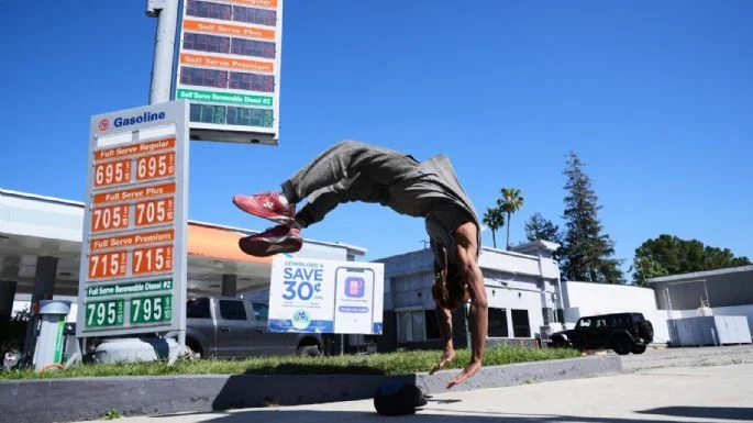 La guerra con Irán dispara precios de la gasolina en EU